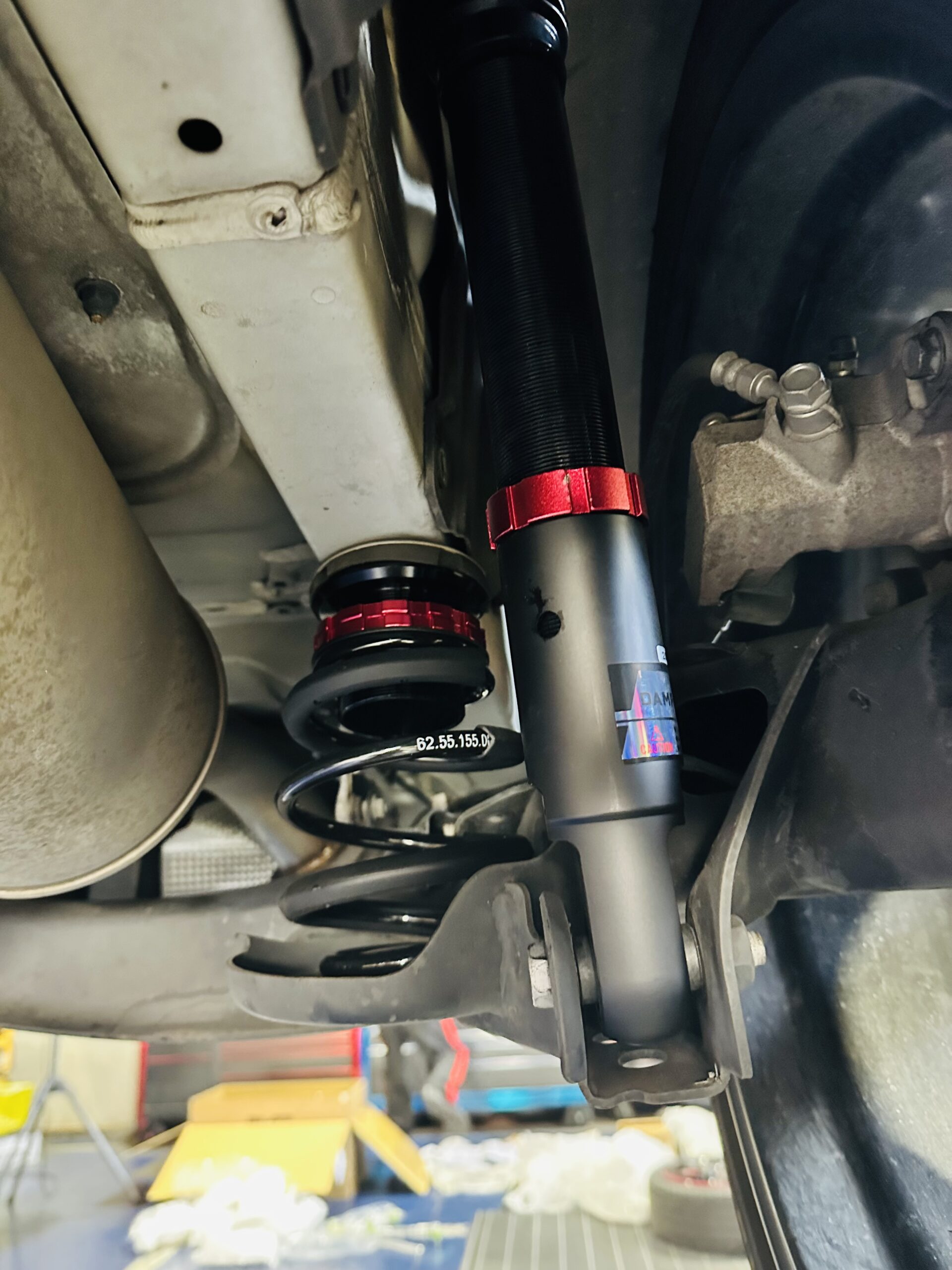 スイスポに車高調取り付け