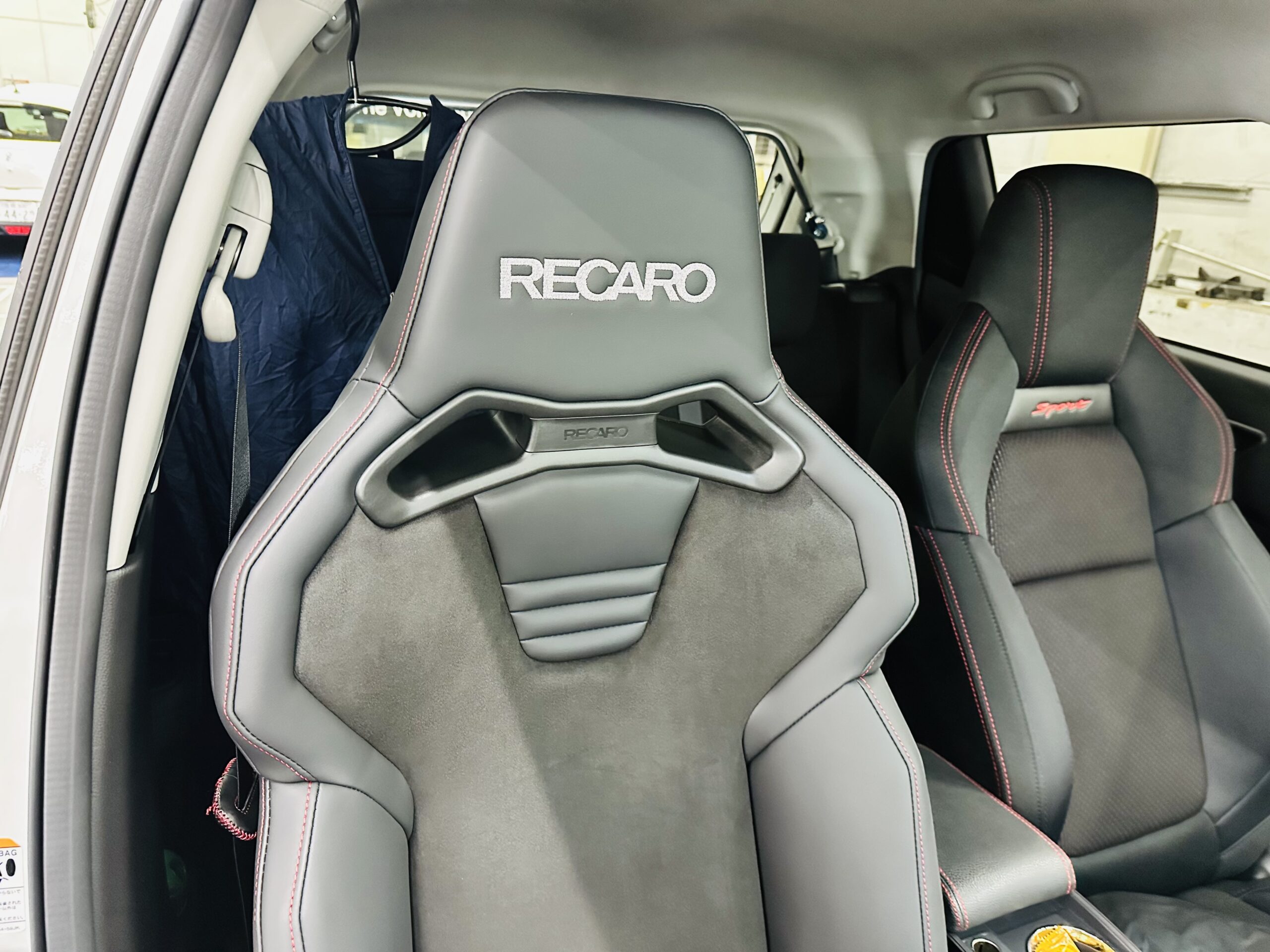 ZC33SスイスポにRECARO取り付け