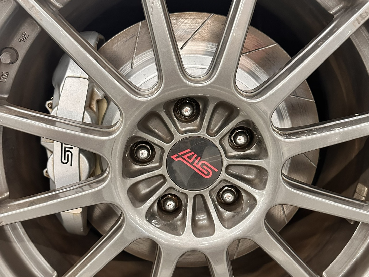 インプレッサWRXのローター・パッド交換
