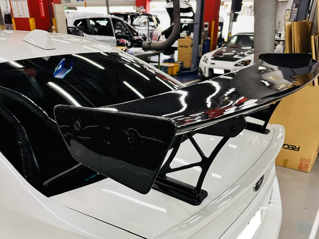 WRX VAGにリアウィング取り付け
